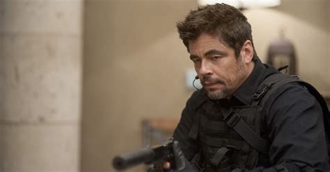 Sicario! Ein Thriller voller düsterer Geheimnisse und brutaler Gewalt mit Benicio Del Toro!